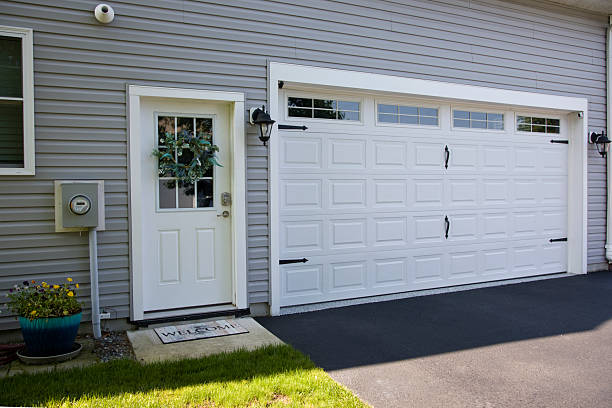 24/7 Emergency Garage Door Panel Replacement experts in Sunrise, FL